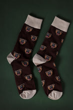 تحميل الصورة في عارض المعرض ،a picture of a pair of socks colored brown with a pattern of bear heads