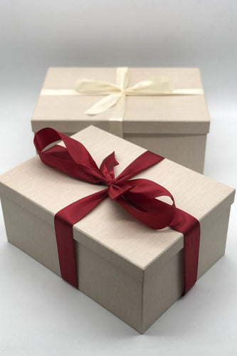 صندوق هدايا أوف وايت